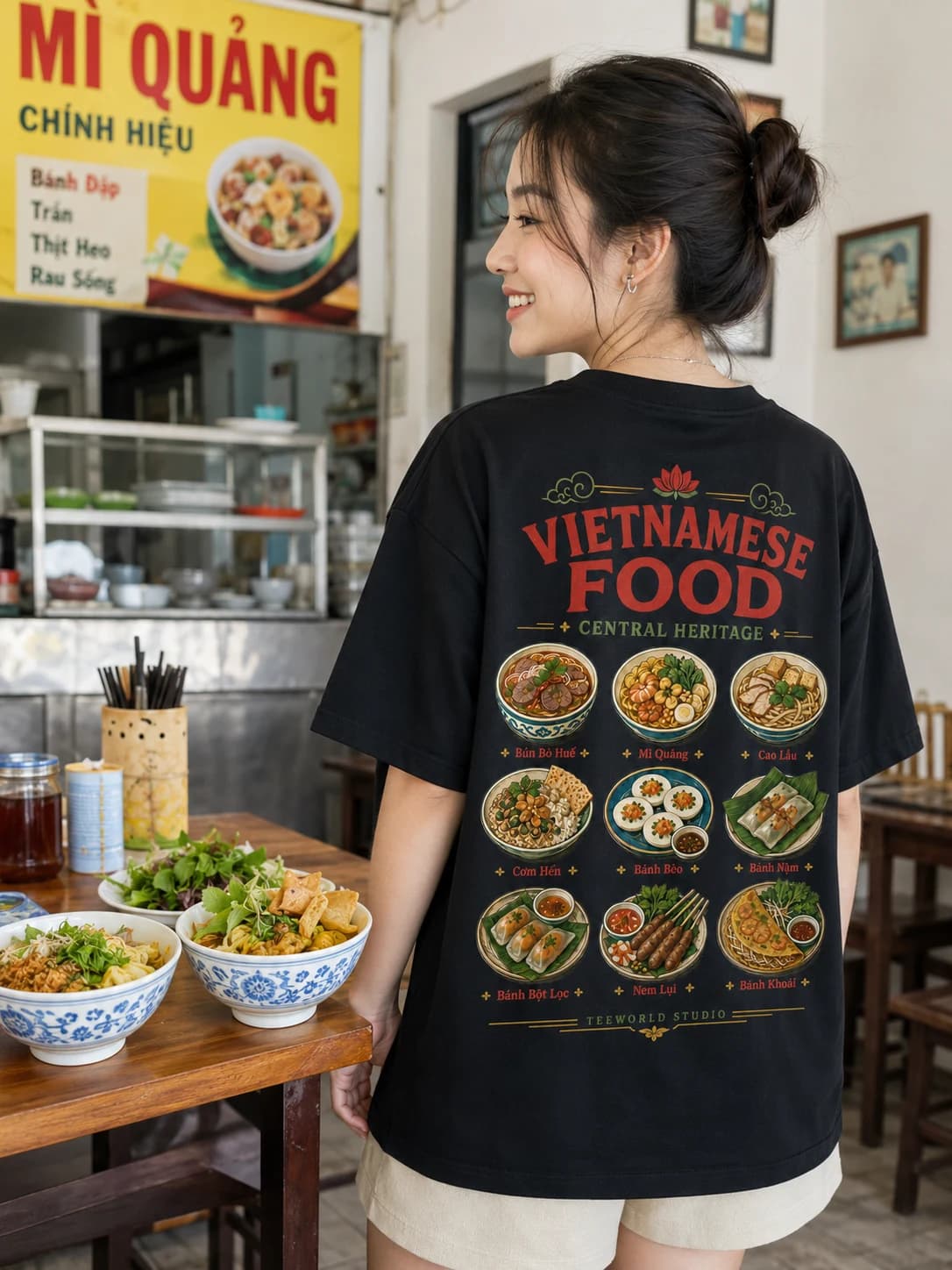 Chín món miền Trung với áo Teeworld Bản Đồ Món Miền Trung Tee · Đen