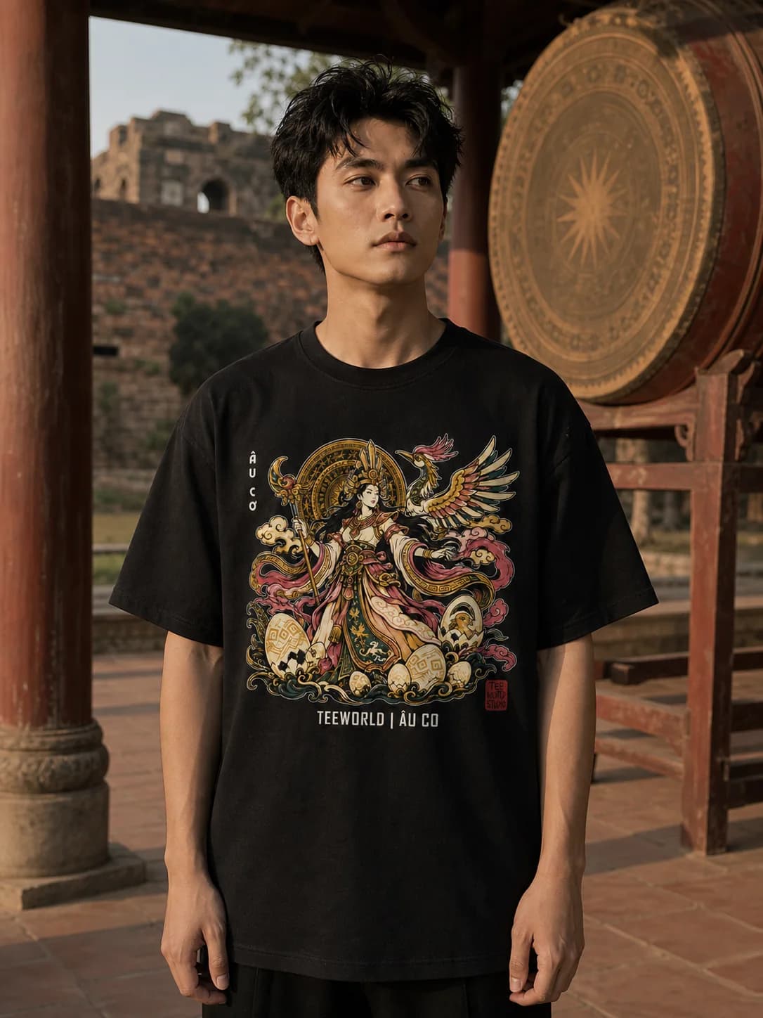 Người mẫu mặc Âu Cơ Tee