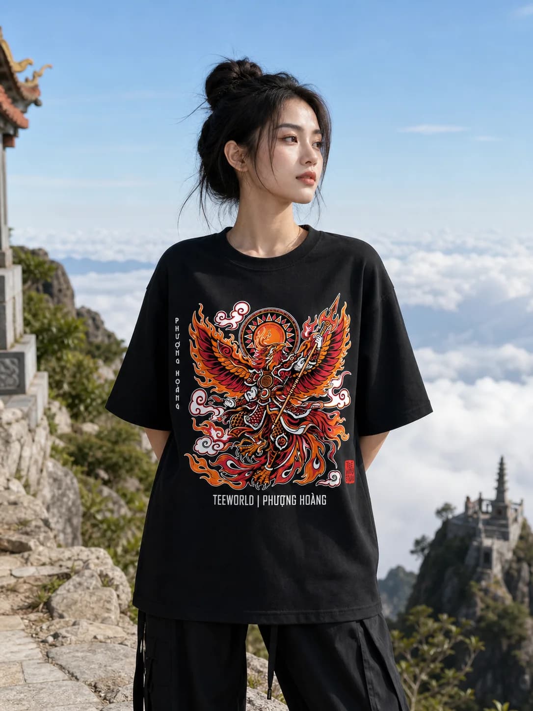 Người mẫu mặc Phượng Hoàng Tee