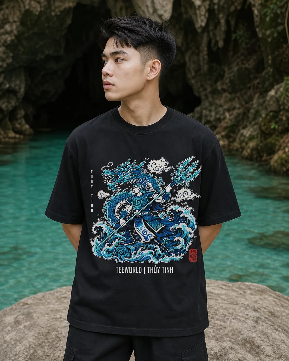 Người mẫu mặc Thủy Tinh Tee