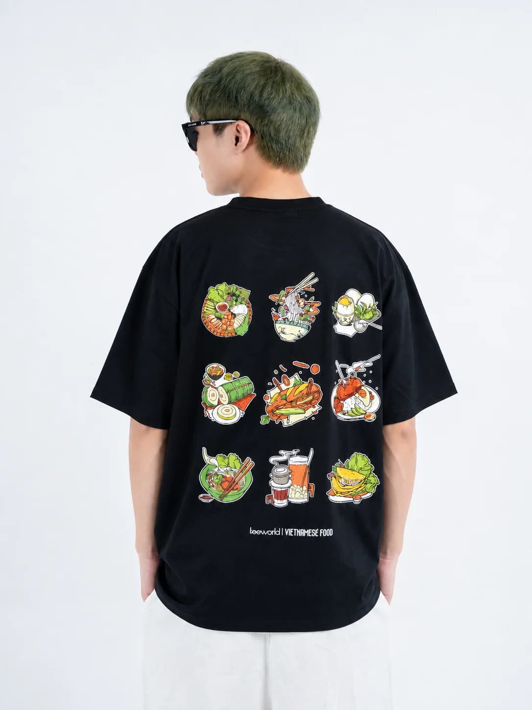 Người mẫu mặc Vietnamese Food Tee